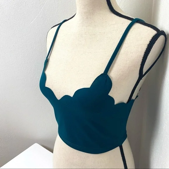 Shein Scalloped Edge Crop Camisole. Green Sz S - Picture 9 of 10